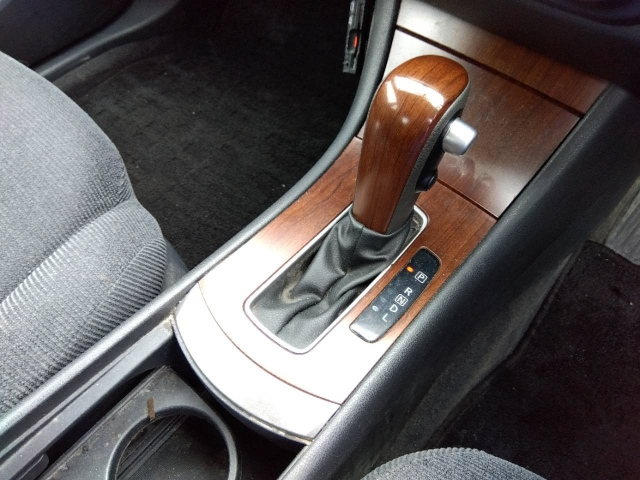 NISSAN SYLPHY 2010