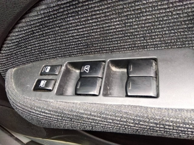NISSAN SYLPHY 2010
