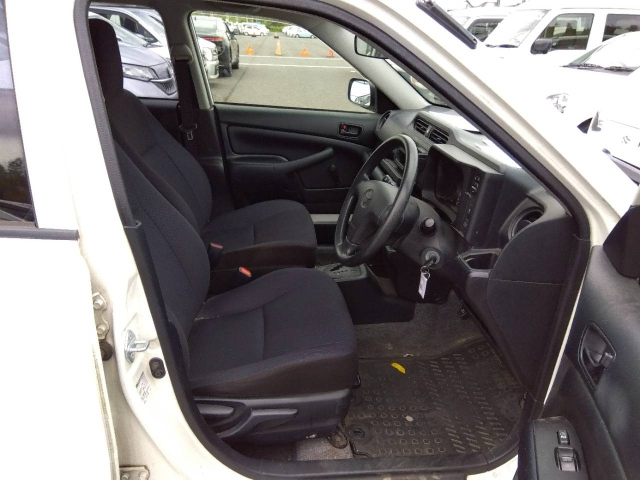 TOYOTA SUCCEED 2018