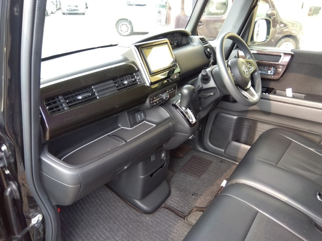 HONDA N BOX 2018