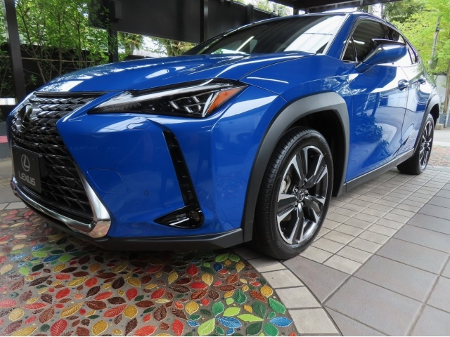 LEXUS UX 2024