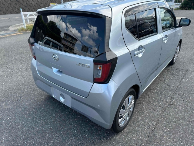 DAIHATSU MIRA E S 2022