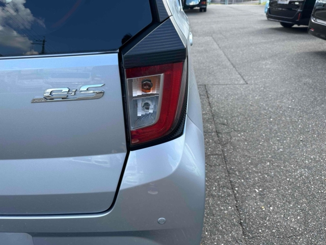 DAIHATSU MIRA E S 2022