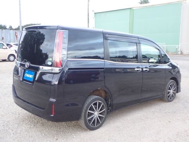 TOYOTA ESQUIRE 2018