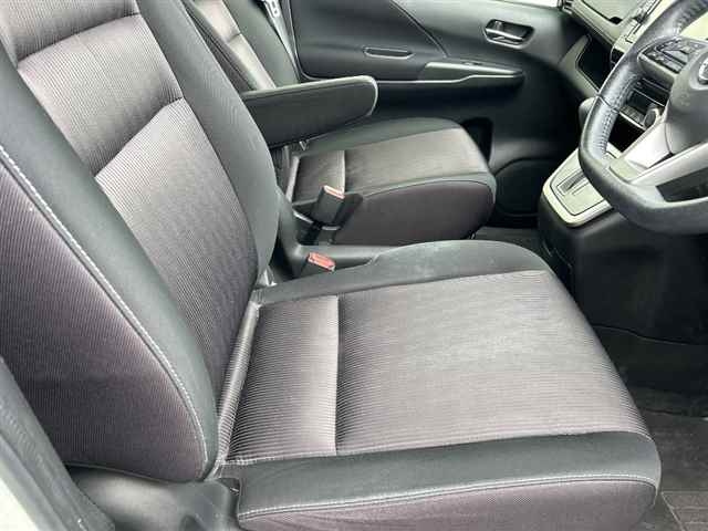 NISSAN SERENA 2017