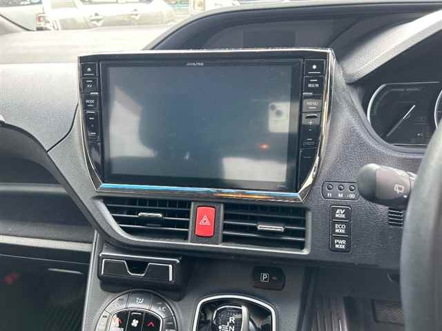 TOYOTA VOXY 2014