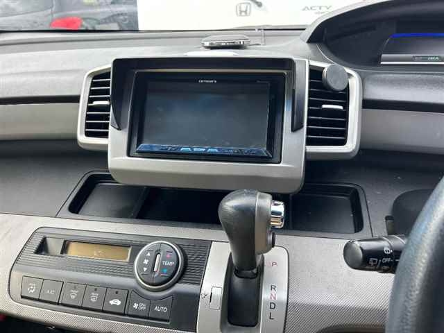 HONDA FREED 2012