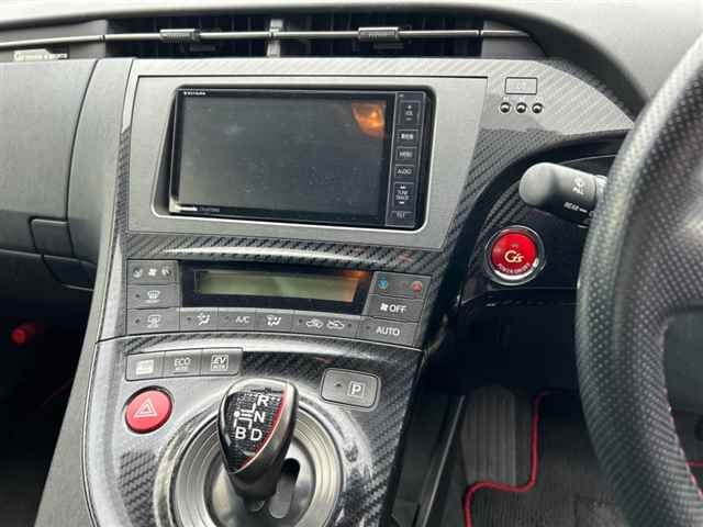 TOYOTA PRIUS 2012