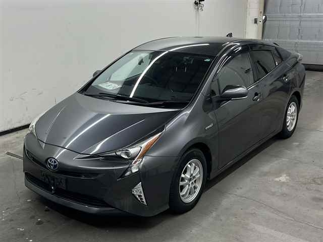 TOYOTA PRIUS 2017