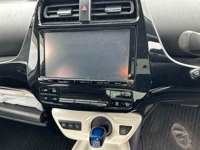 TOYOTA PRIUS 2017