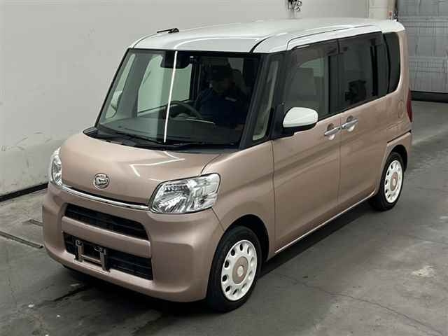 DAIHATSU TANTO 2018