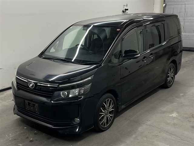 TOYOTA VOXY 2014