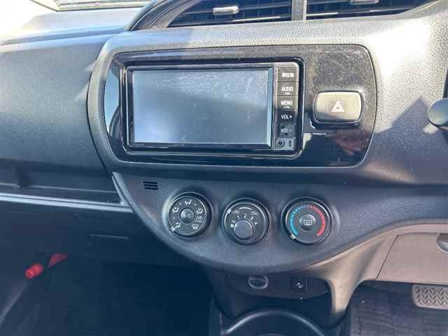 TOYOTA VITZ 2017