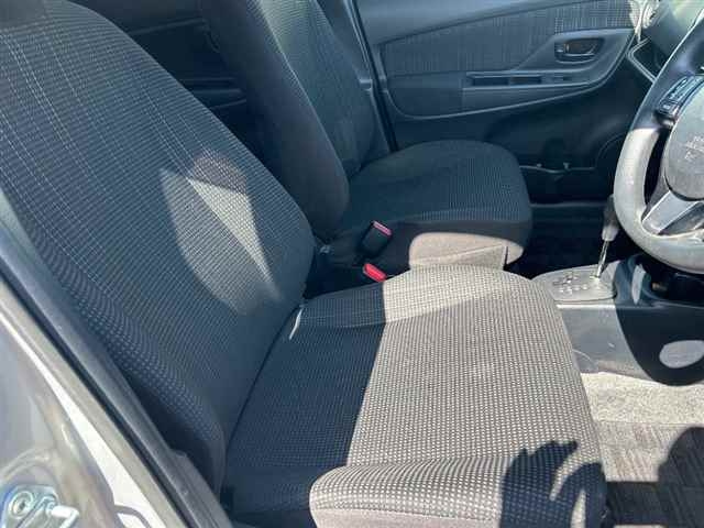 TOYOTA VITZ 2017