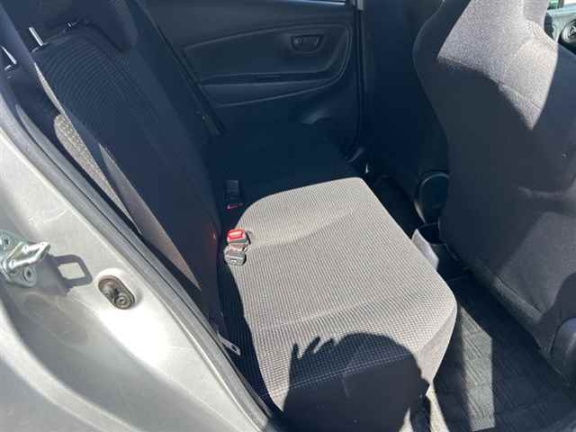 TOYOTA VITZ 2017