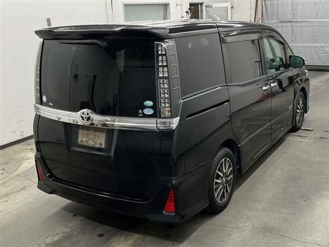 TOYOTA VOXY 2015