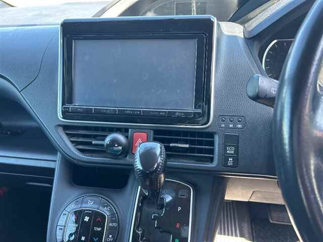 TOYOTA VOXY 2015