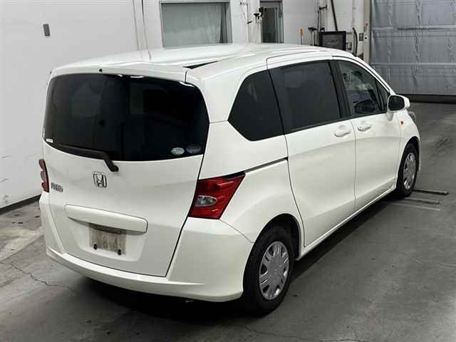 HONDA FREED 2011