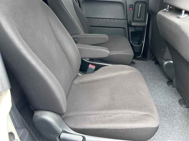 HONDA FREED 2011