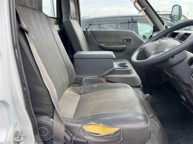 MAZDA BONGO 2012