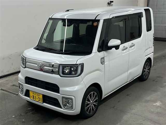 TOYOTA PIXIS MEGA 2022