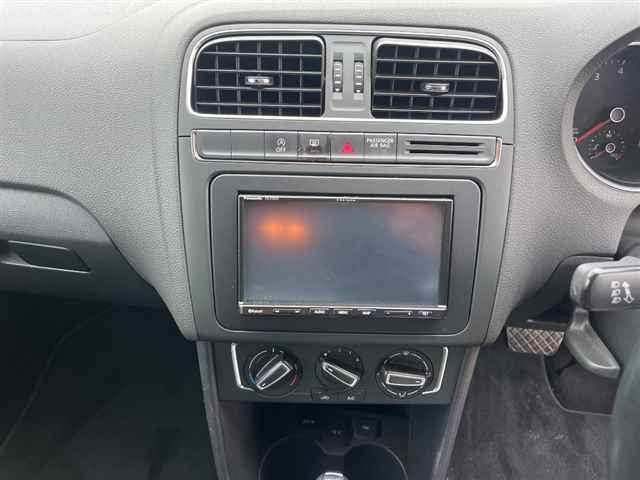 VOLKSWAGEN POLO 2014