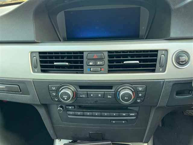 BMW 3 SERIES 2011