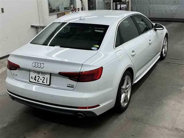 AUDI A4 2017