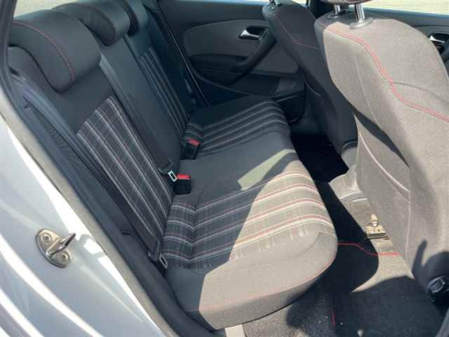 VOLKSWAGEN POLO 2012