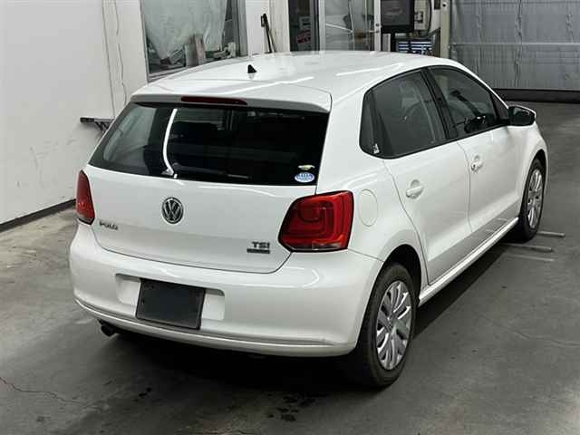 VOLKSWAGEN POLO 2013