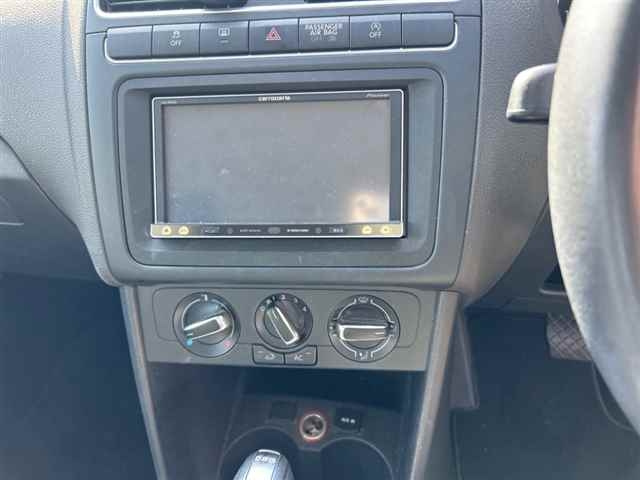 VOLKSWAGEN POLO 2013