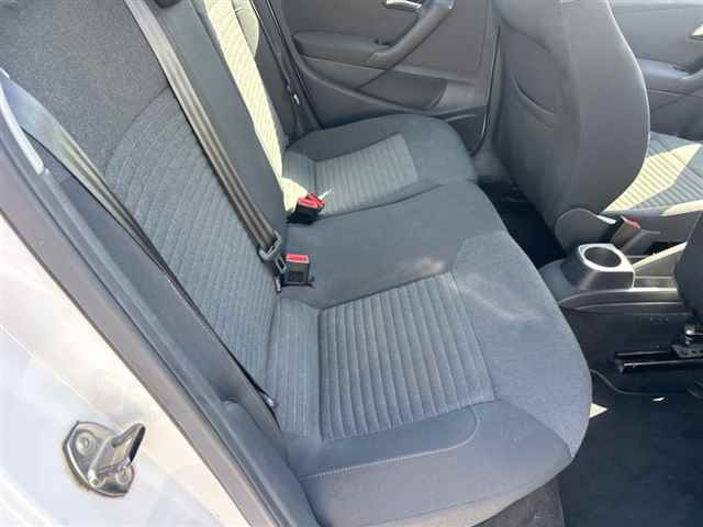 VOLKSWAGEN POLO 2013