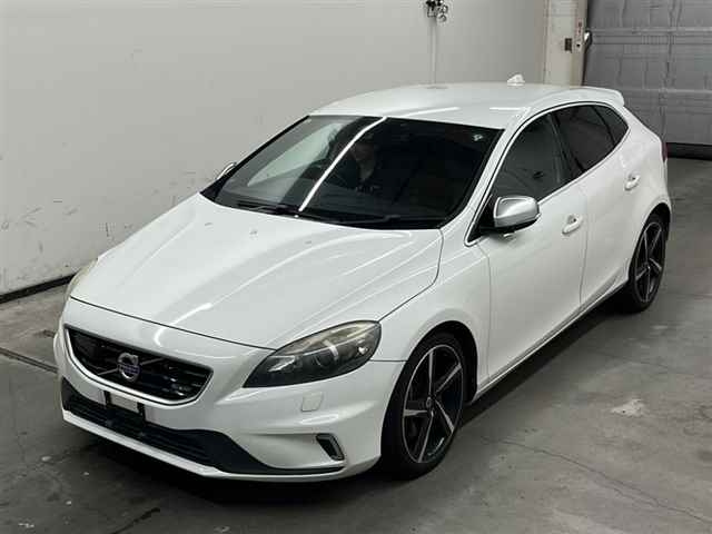 VOLVO V40 2013