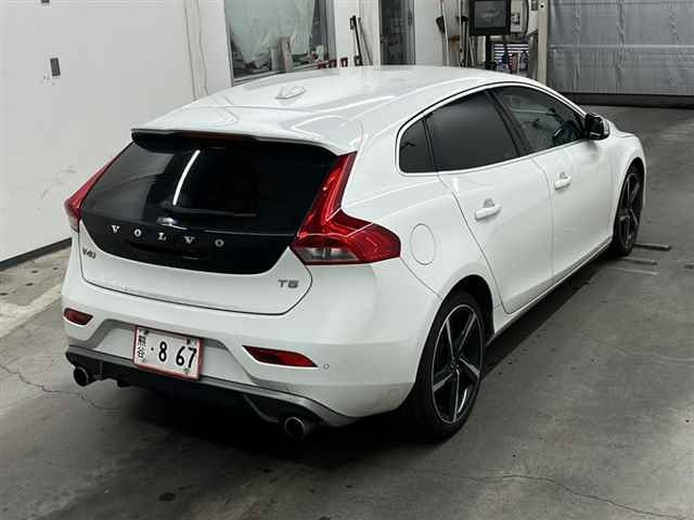 VOLVO V40 2013