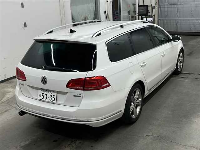 VOLKSWAGEN PASSAT VARIANT 2014