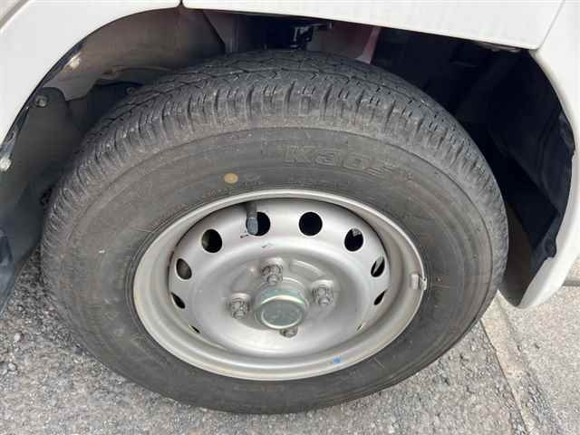 NISSAN CLIPPER TRUCK 2012