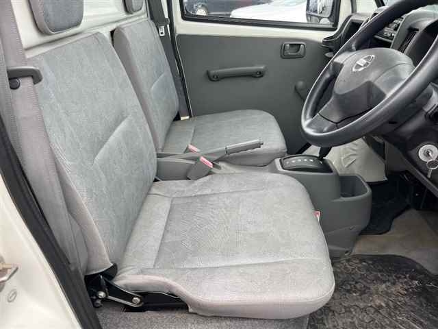 NISSAN CLIPPER TRUCK 2012