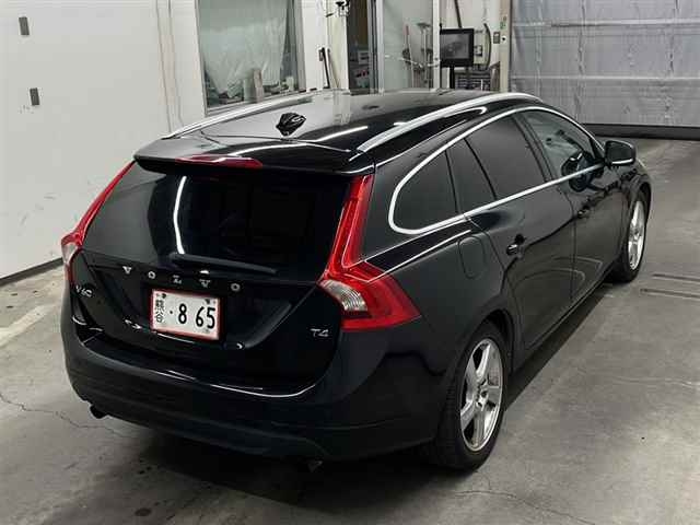 VOLVO V60 2013