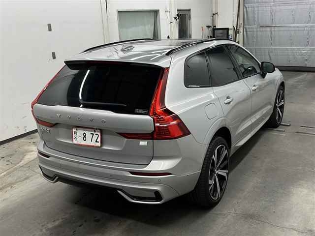 VOLVO XC60 2022