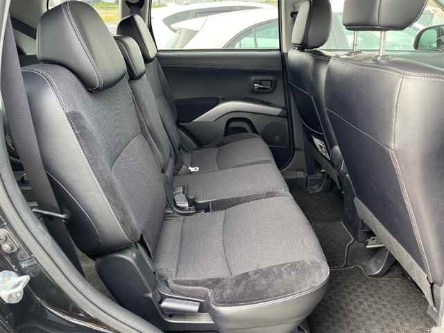 MITSUBISHI OUTLANDER 2010