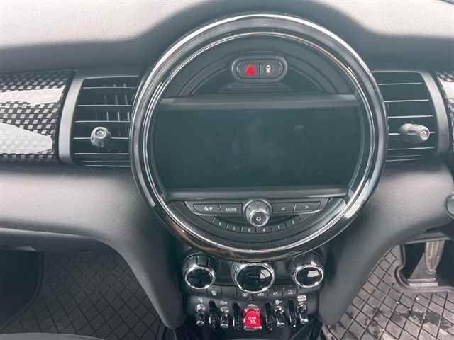 BMW MINI 2021