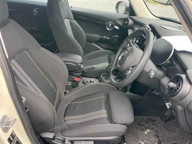 BMW MINI 2021
