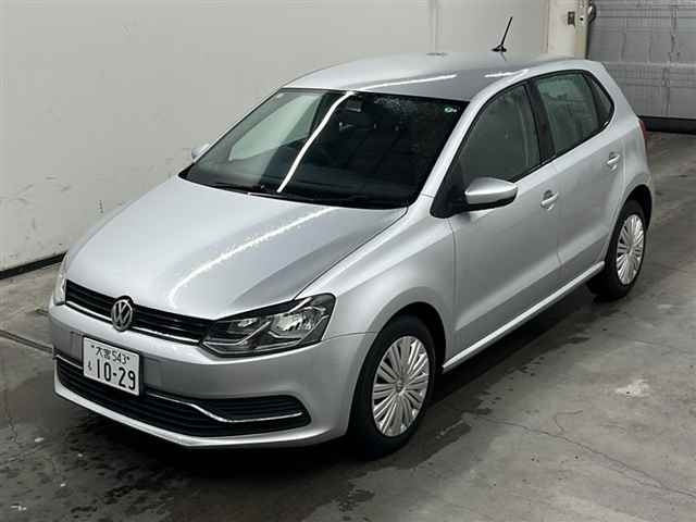 VOLKSWAGEN POLO 2015