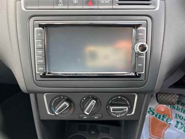 VOLKSWAGEN POLO 2015