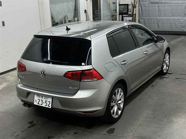 VOLKSWAGEN GOLF 2015