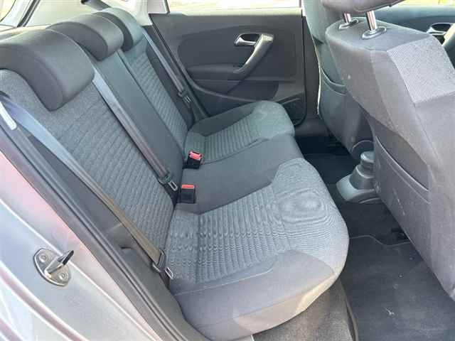 VOLKSWAGEN POLO 2010