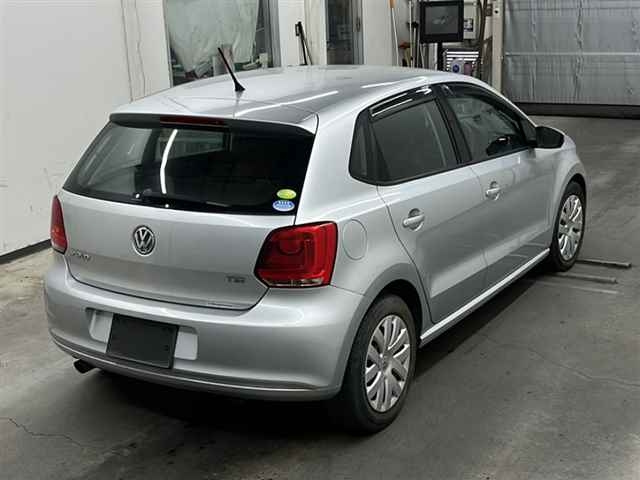 VOLKSWAGEN POLO 2010
