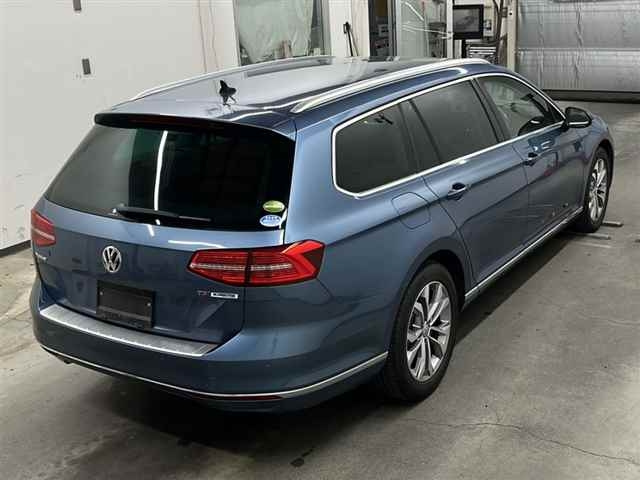 VOLKSWAGEN PASSAT VARIANT 2015