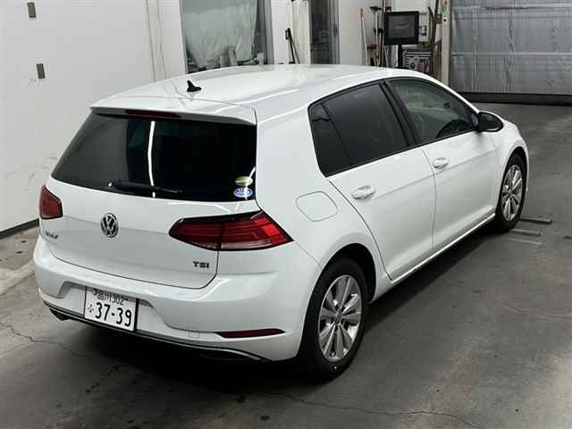 VOLKSWAGEN GOLF 2017