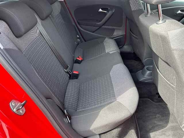 VOLKSWAGEN POLO 2016